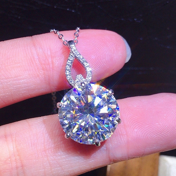 Sterling Silver 8ct diamond necklace - Picture 6 of 12